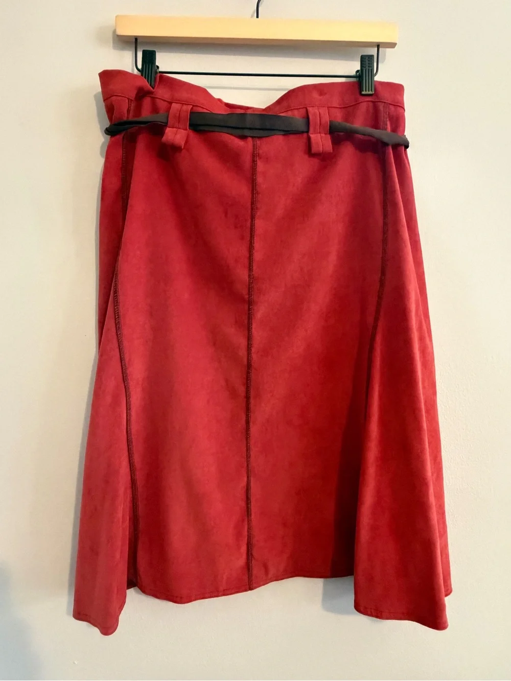 Mesh by D.A.R microfiber midi skirt size large